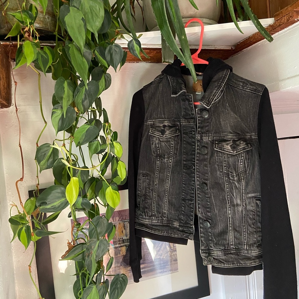 SALE💖American Eagle 🦅 grunge denim jacket 🌸